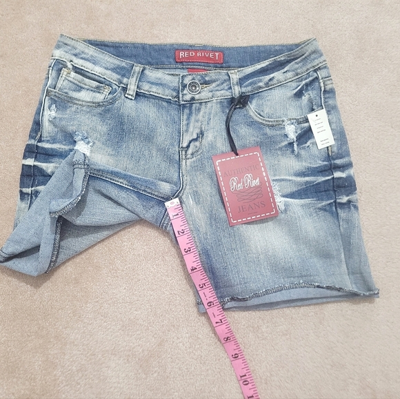 NEW Red Rivet Denim Shorts Cotten Stretch Blend Distressed Woman's Size 5 - Picture 6 of 10